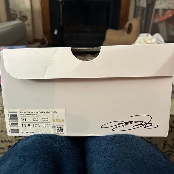 ZM Lebron NXXT GEN AMPD IPS - Picture 10 of 12